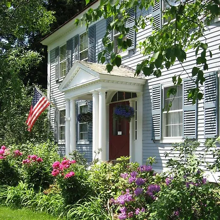 Centennial House Bed And Breakfast-3